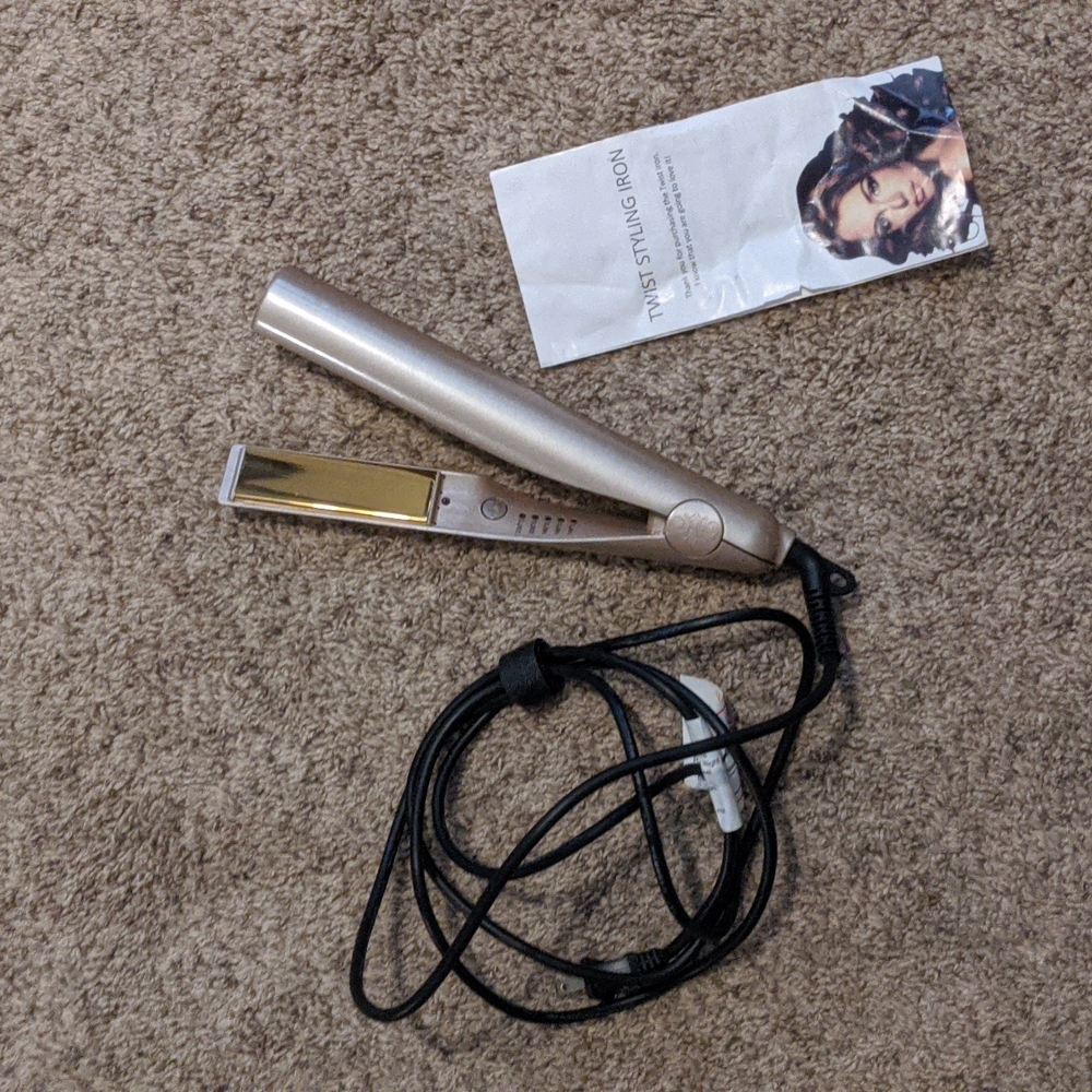 Twist Styling Iron